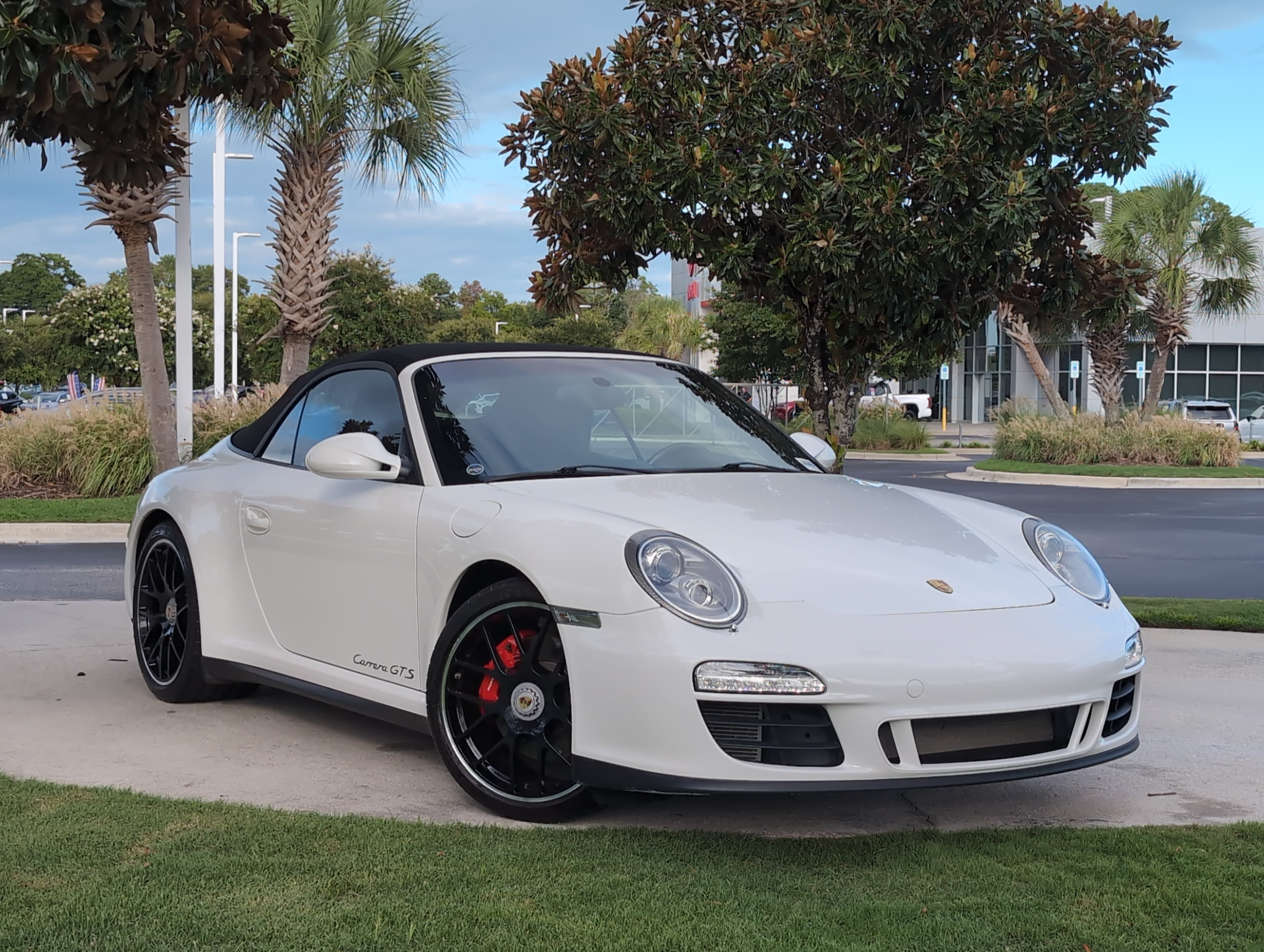 Used 2011 Porsche 911 Carrera GTS RWD image 2