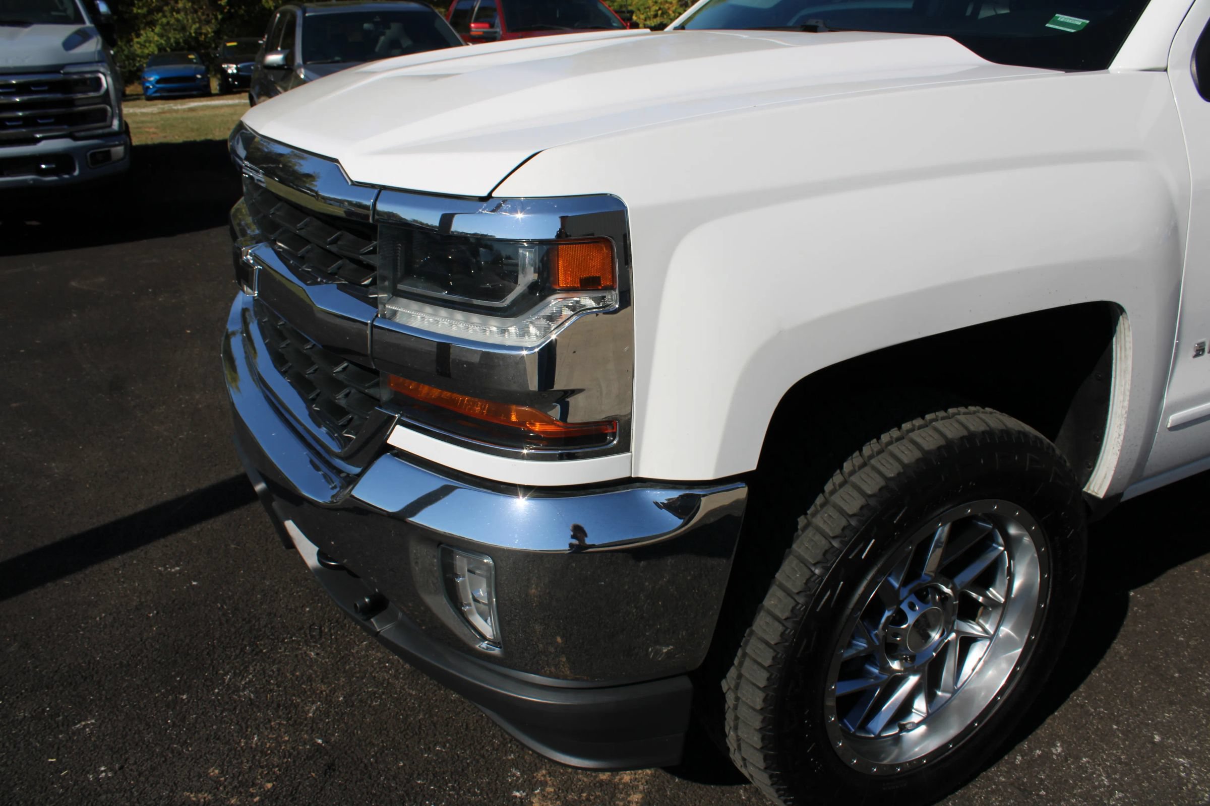 Used 2017 Chevrolet Silverado 1500 LT w/ All Star Edition AWD/4WD image 3