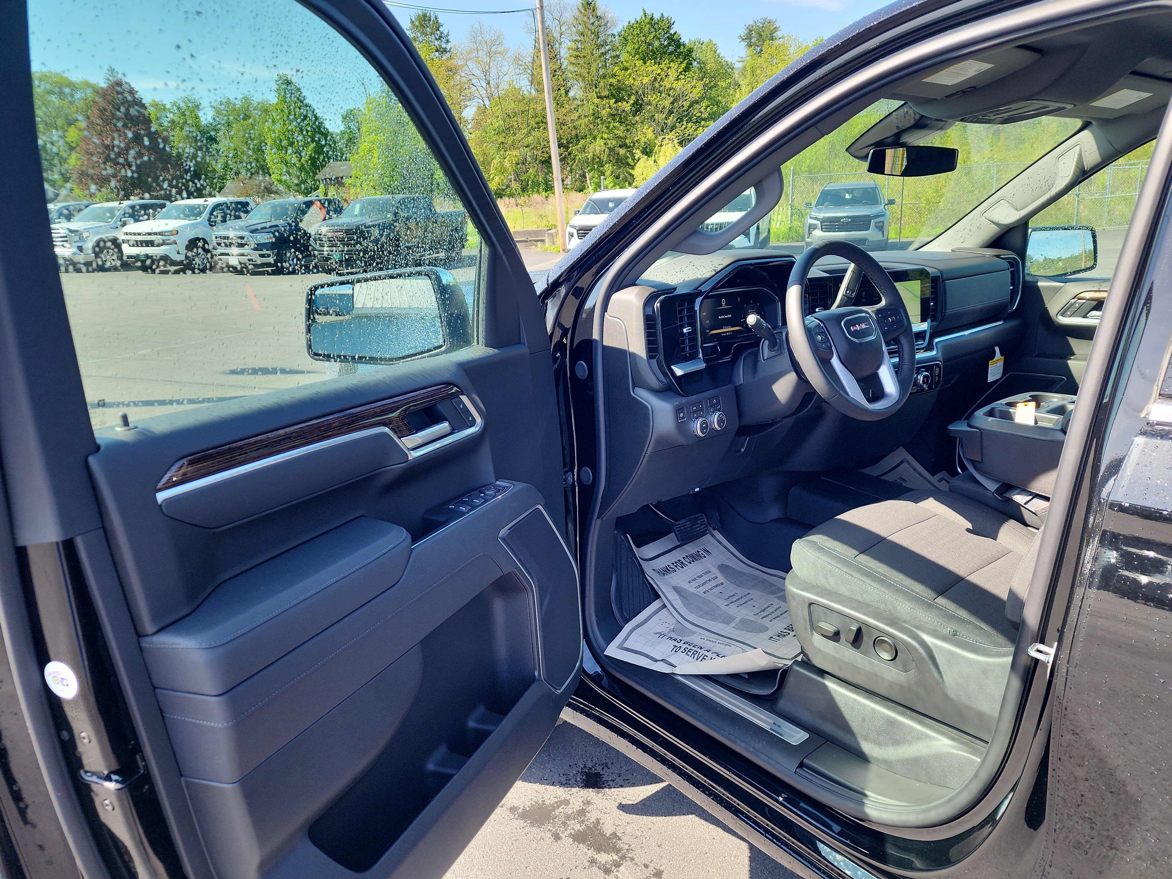New 2026 GMC Sierra 1500 SLE w/ X31 Off-Road Package AWD/4WD image 10