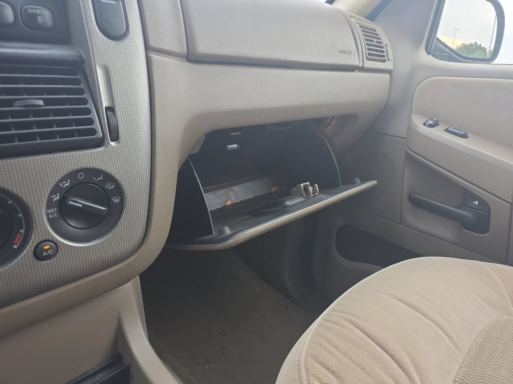 Used 2005 Ford Explorer XLT RWD image 26