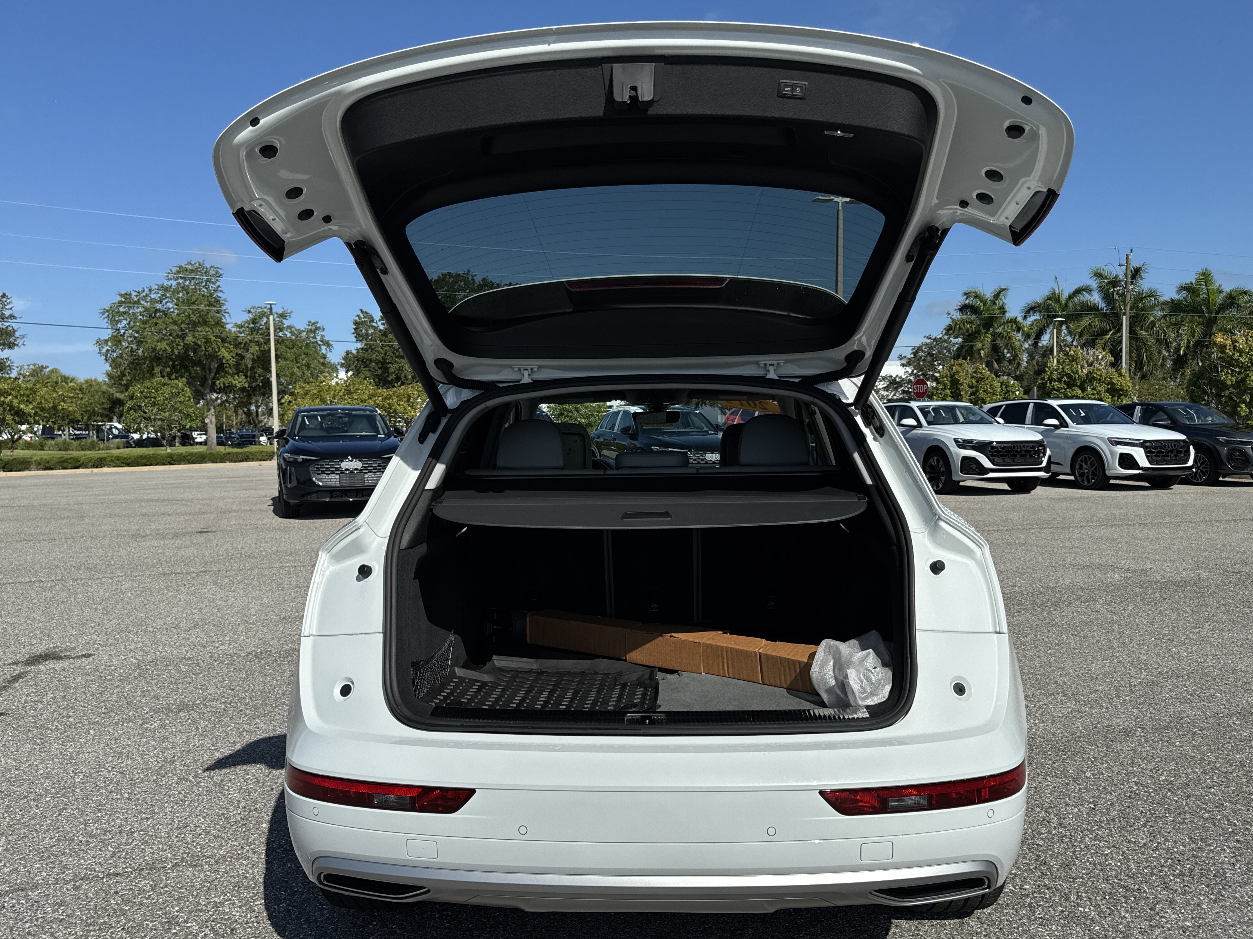 Used 2019 Audi Q5 Prestige w/ Prestige Package AWD/4WD image 9