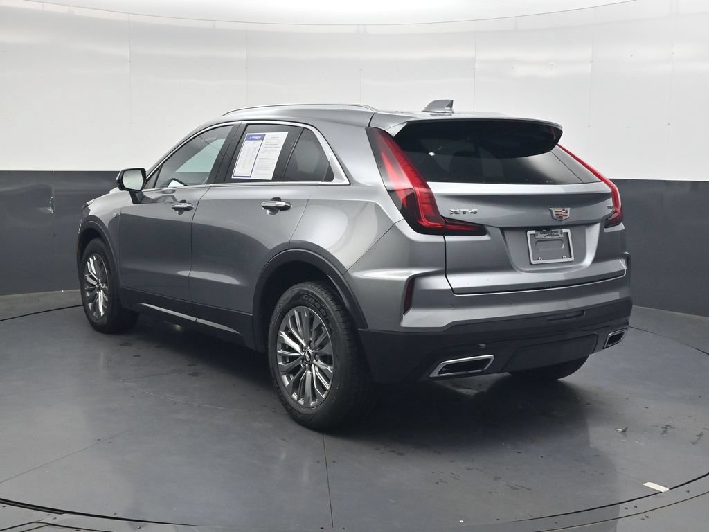 Used 2025 Cadillac XT4 Premium Luxury FWD image 6