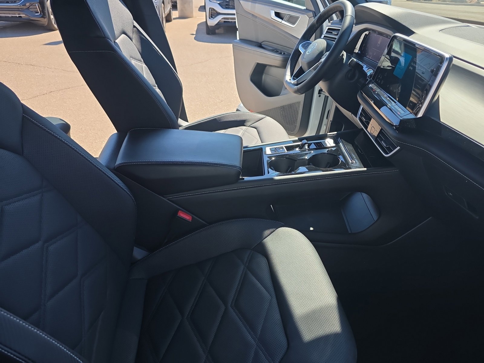 Used 2024 Volkswagen Atlas Cross Sport SE image 19