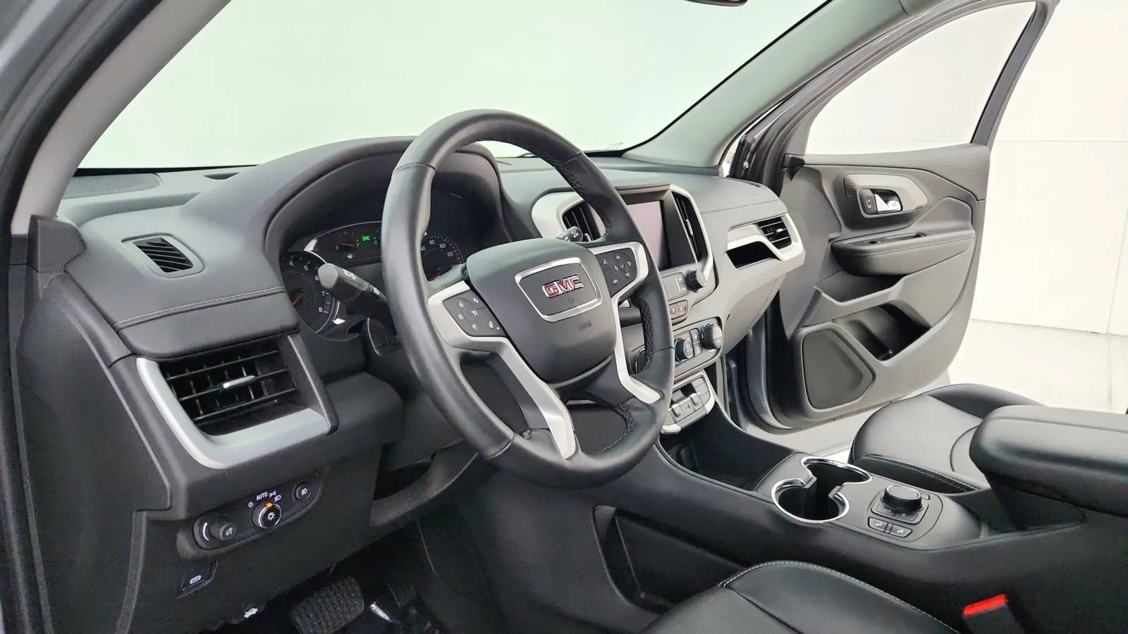 Used 2023 GMC Terrain SLT image 52