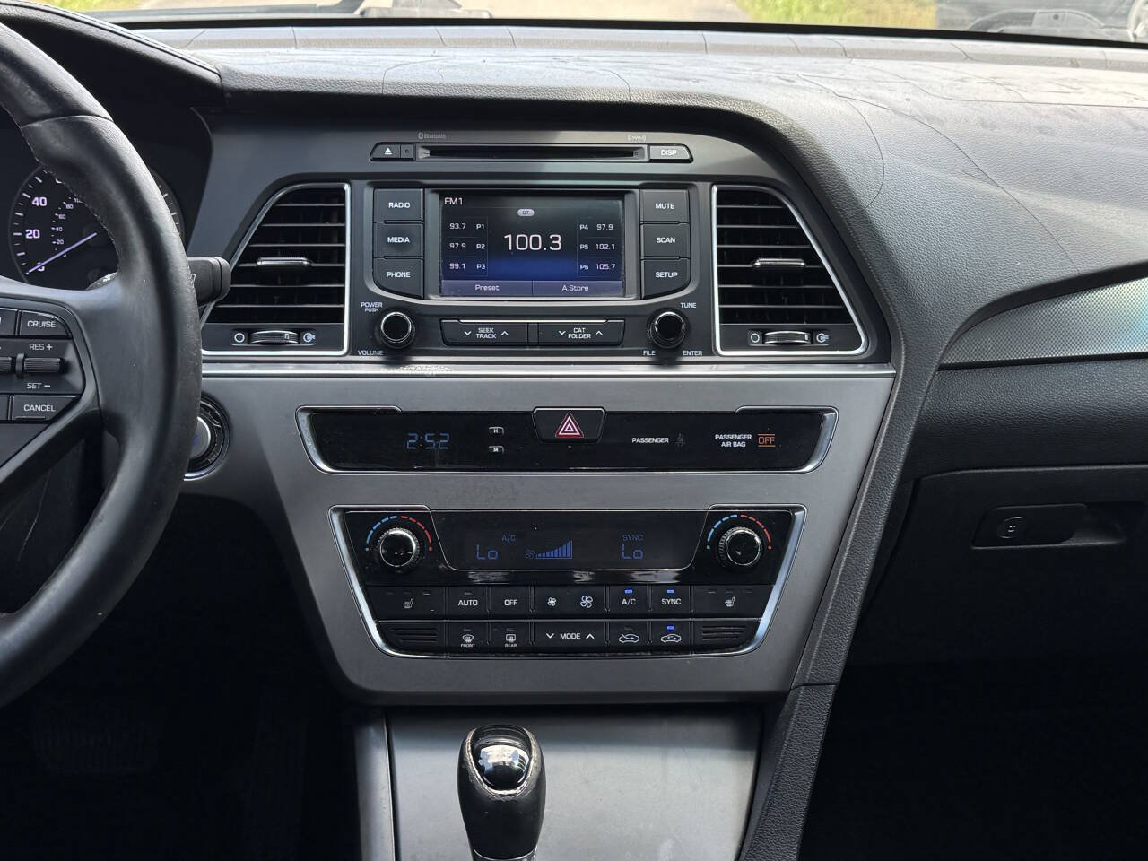 Used 2015 Hyundai Sonata Sport w/ Option Group 03 FWD image 19