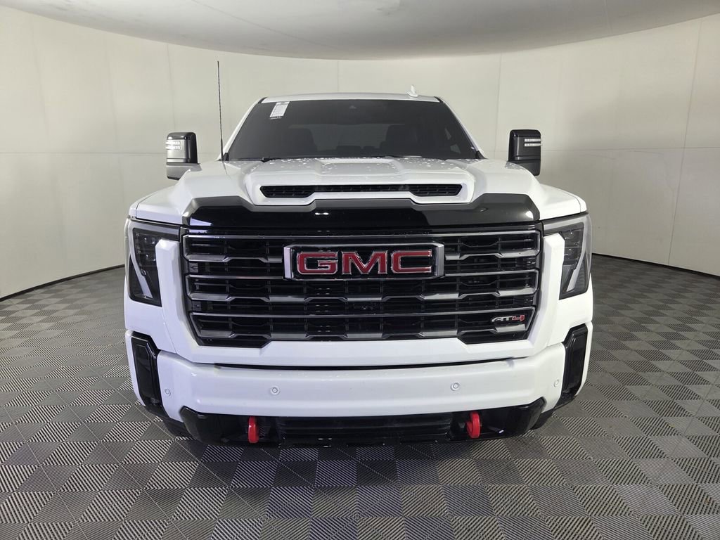 Used 2025 GMC Sierra 2500 AT4 image 3
