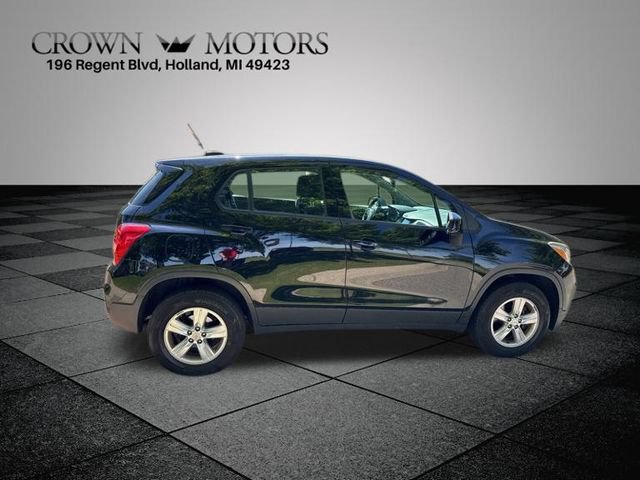 Used 2017 Chevrolet Trax LS AWD/4WD image 8