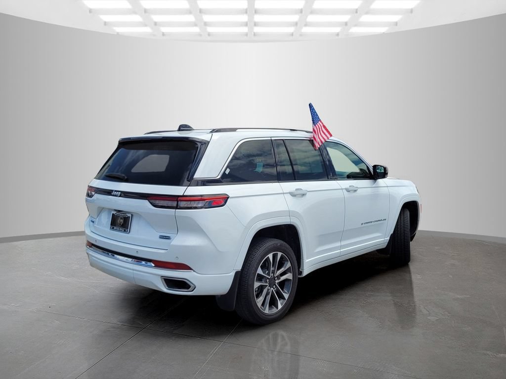 Used 2022 Jeep Grand Cherokee Overland w/ MOPAR Finishing Package AWD/4WD image 4
