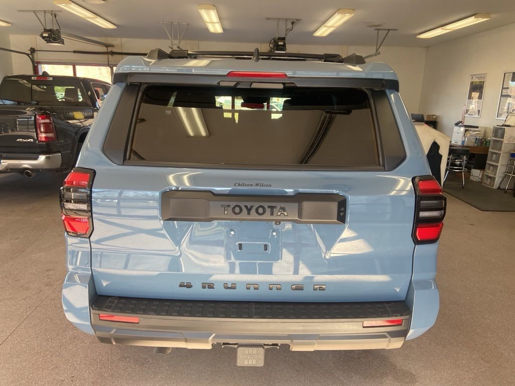 Used 2025 Toyota 4Runner SR5 AWD/4WD image 10