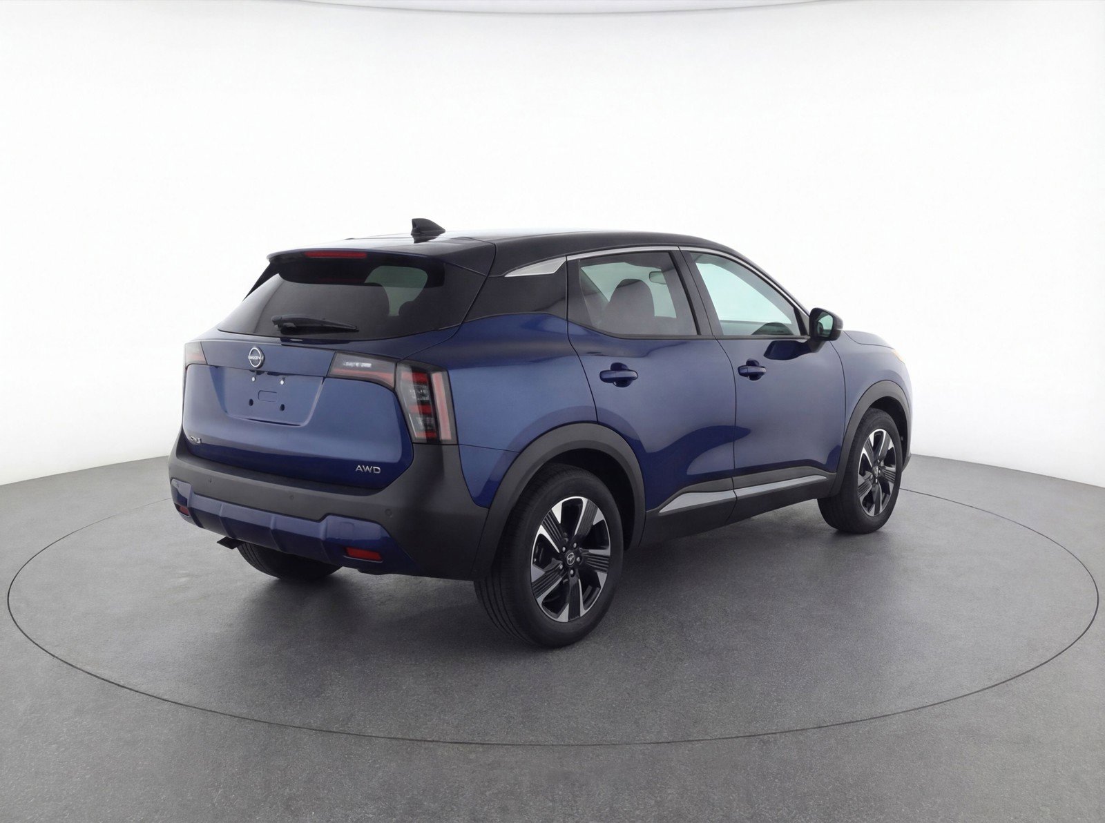 Used 2025 Nissan Kicks SV image 9