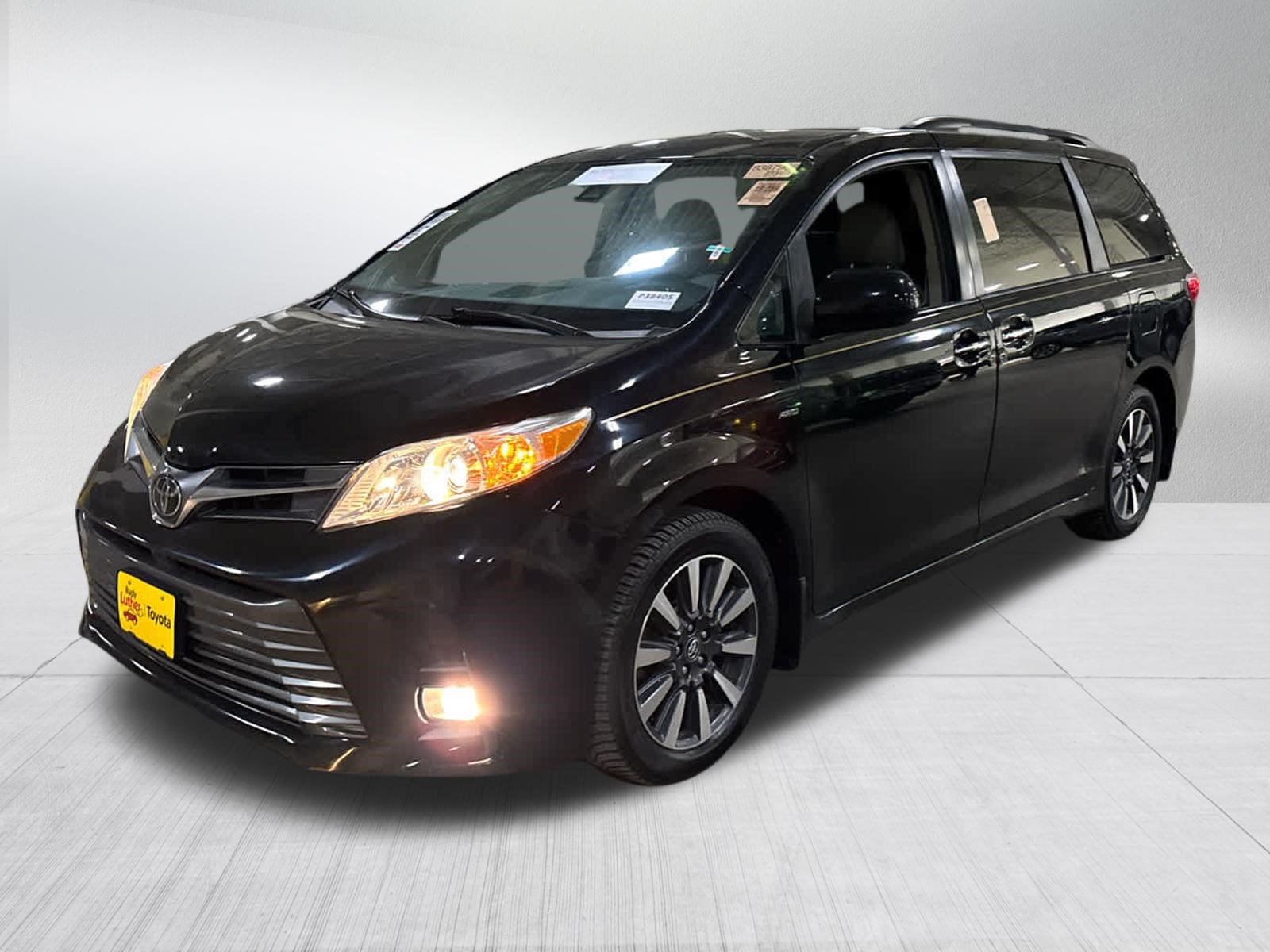 Certified 2019 Toyota Sienna XLE Premium w/ Carpet Mat Package AWD/4WD image 3