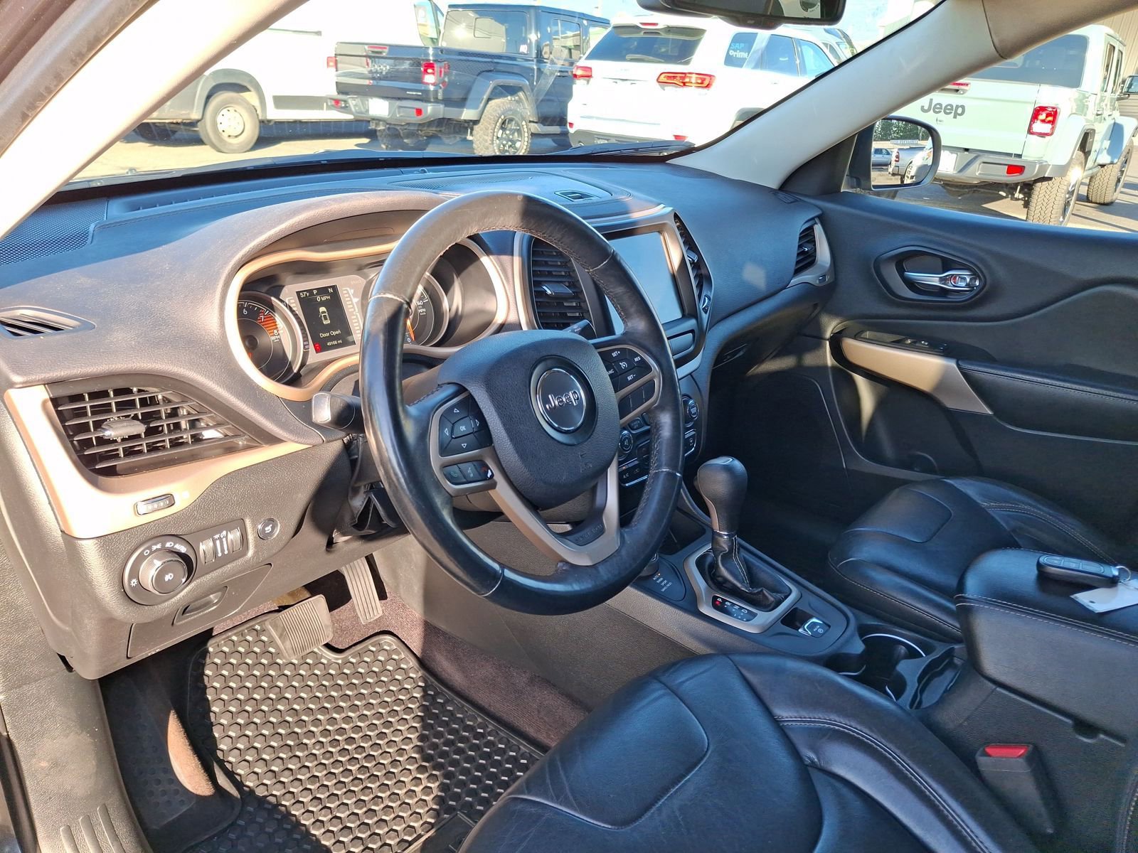 Used 2025 Jeep Grand Cherokee Limited w/ Black Appearance Package image 14