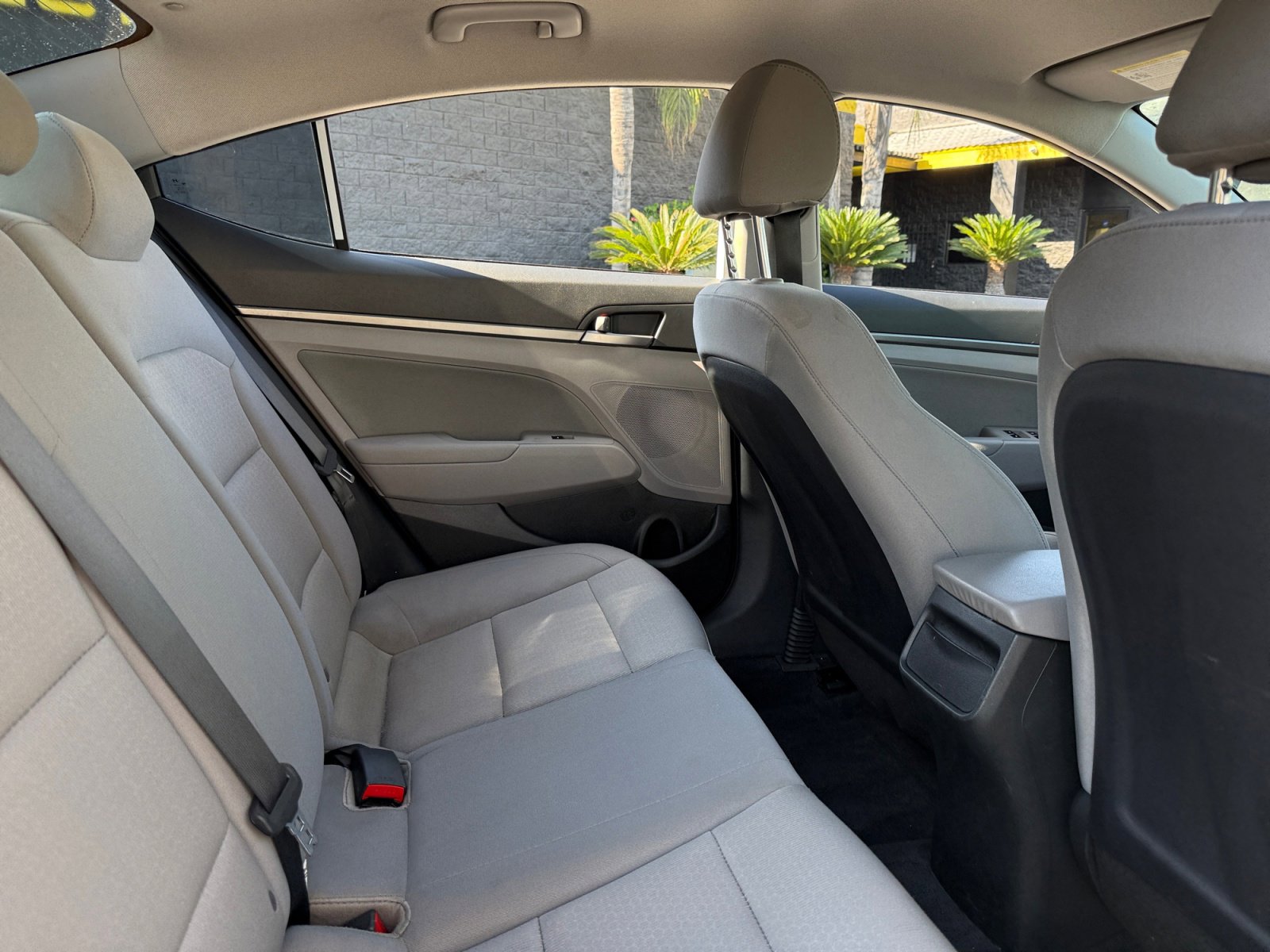 Used 2017 Hyundai Elantra SE image 17