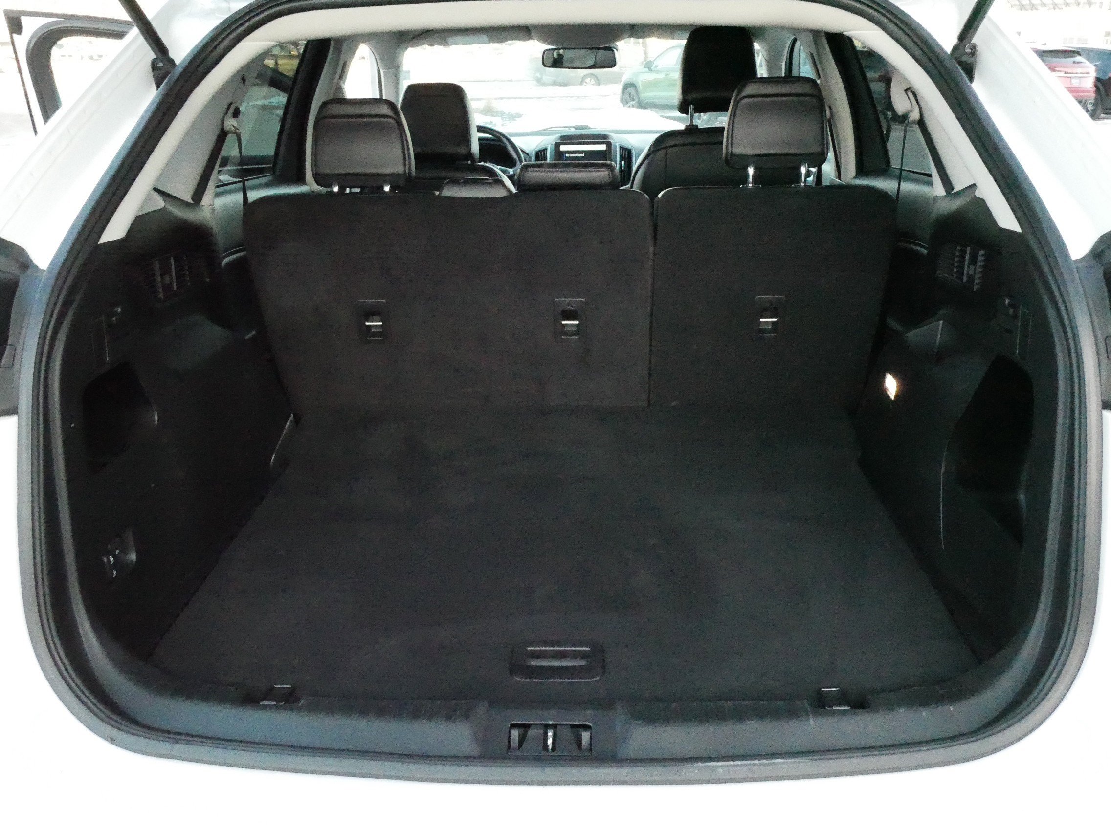 Used 2023 Ford Edge SEL image 18