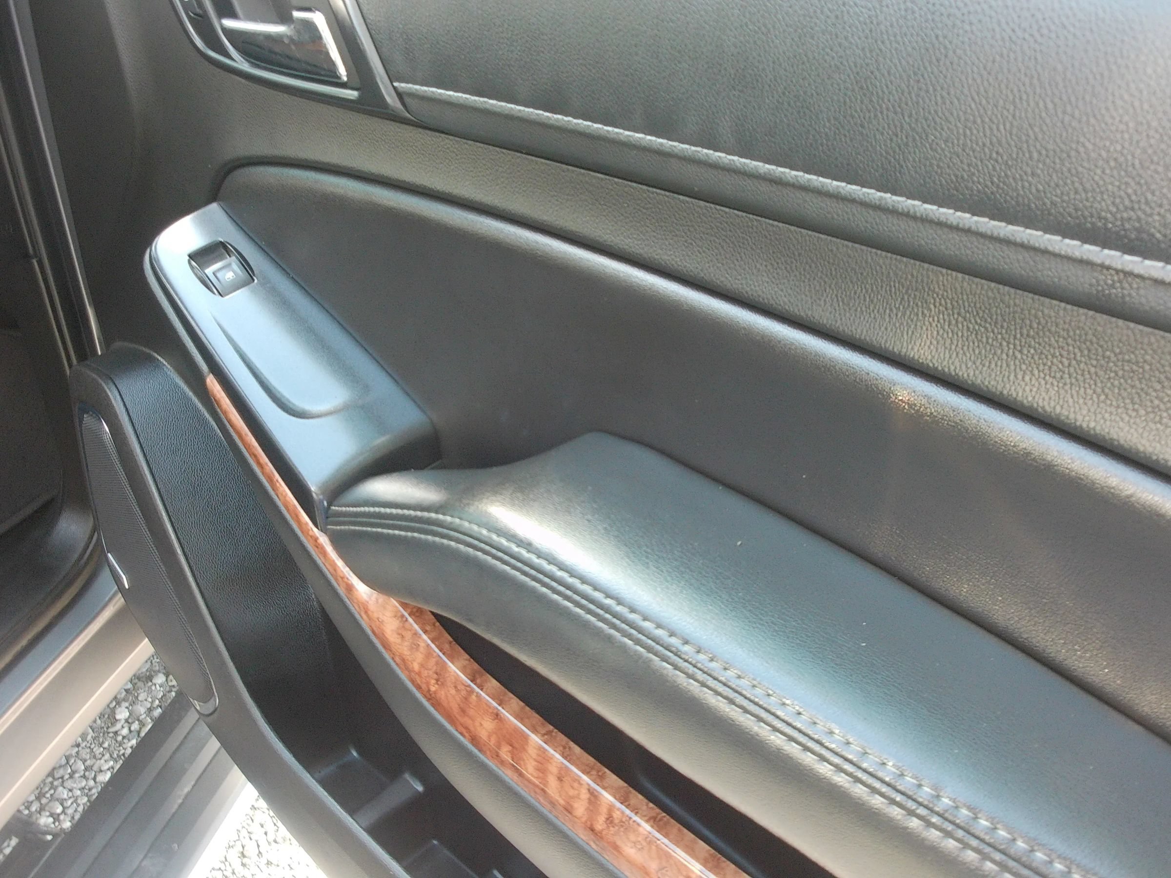 Used 2018 Chevrolet Suburban Premier RWD image 39