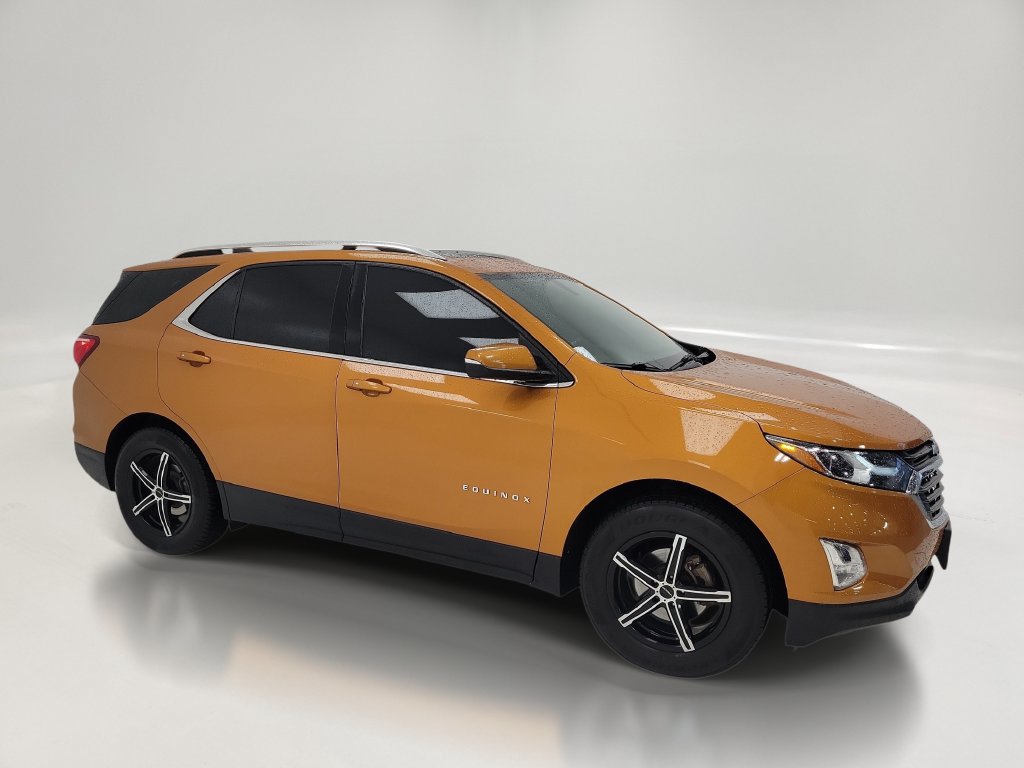 Used 2018 Chevrolet Equinox LT w/ Sun & Infotainment Package FWD image 2