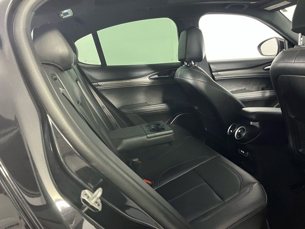 Used 2022 Alfa Romeo Stelvio Ti image 32