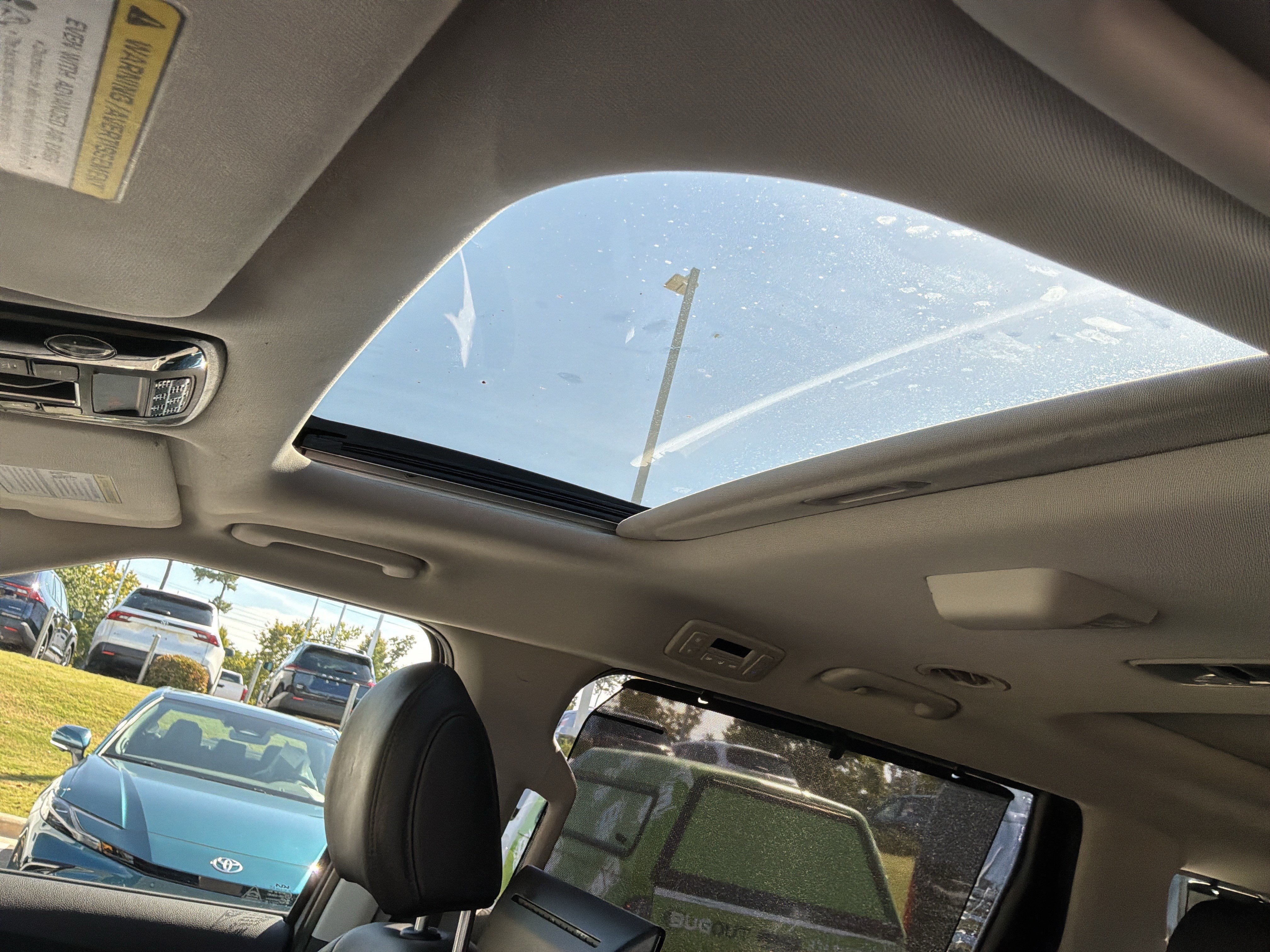 Used 2025 Kia Carnival SX FWD image 28