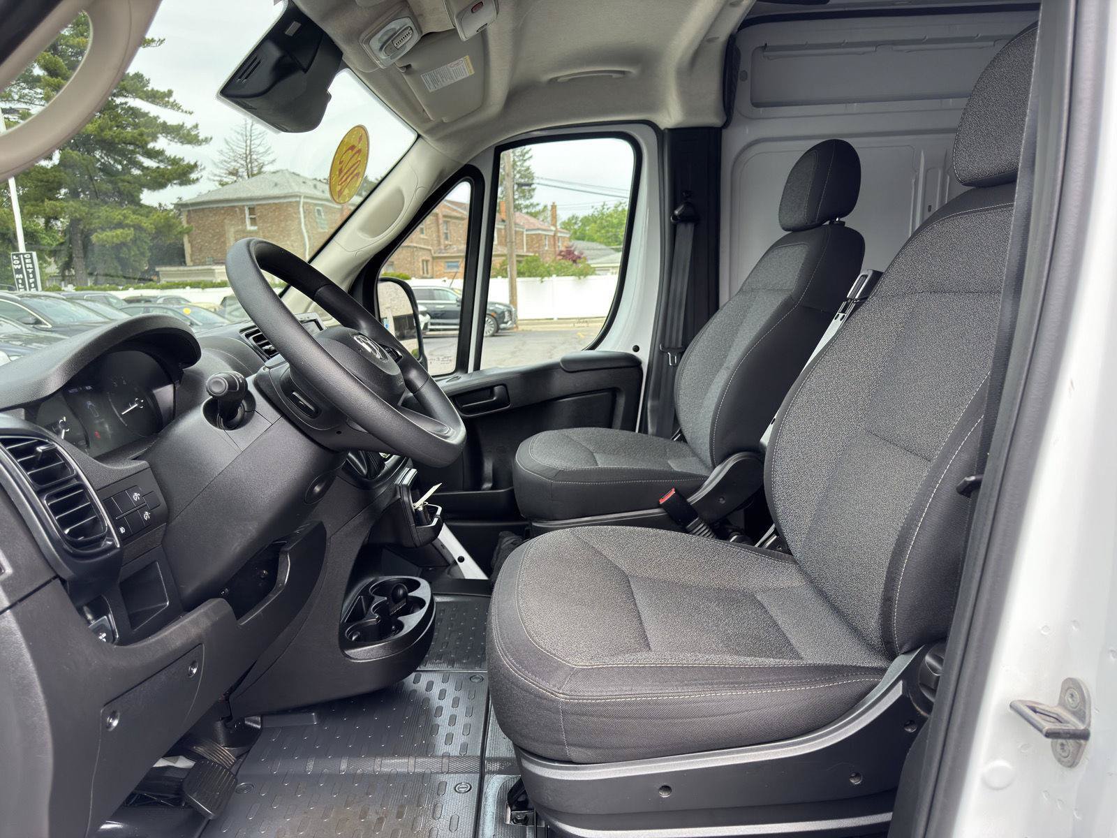 Used 2025 RAM ProMaster 2500 w/ Convenience Group FWD image 24
