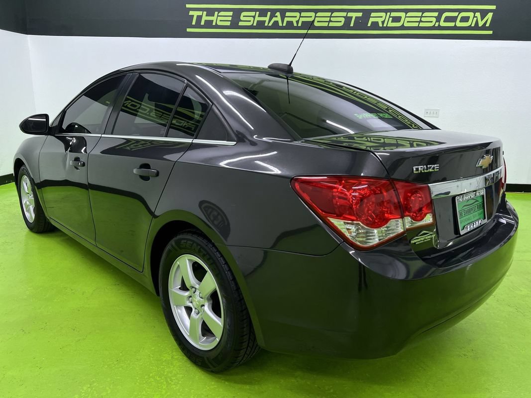 Used 2016 Chevrolet Cruze LT w/ Technology Package FWD image 7