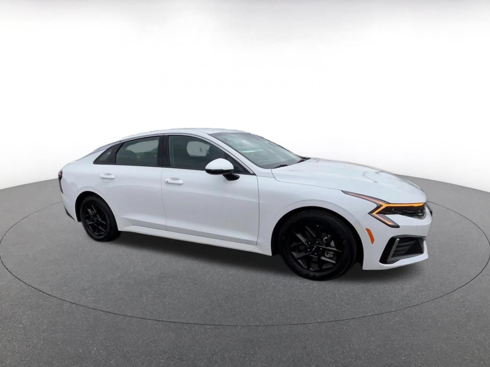 Used 2025 Kia K5 LXS FWD image 2