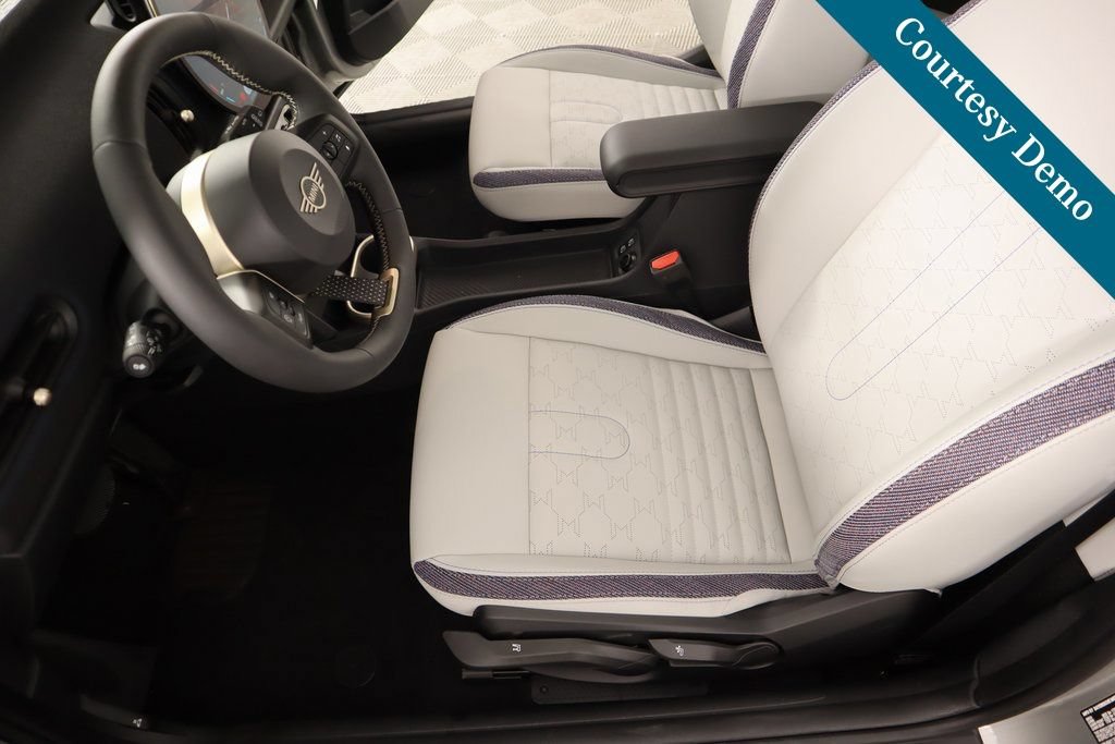 New 2025 MINI Cooper 2-Door Hardtop FWD image 11