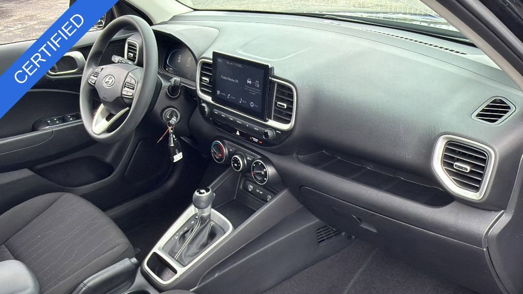 Used 2023 Hyundai Venue SE image 31