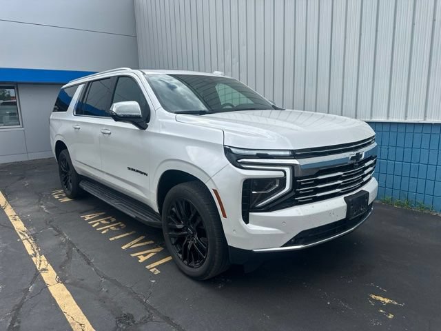 Used 2025 Chevrolet Suburban Premier AWD/4WD image 1
