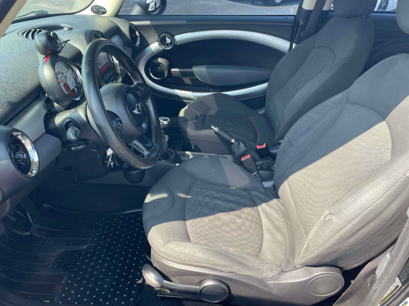 Used 2011 MINI Cooper Hardtop FWD image 12