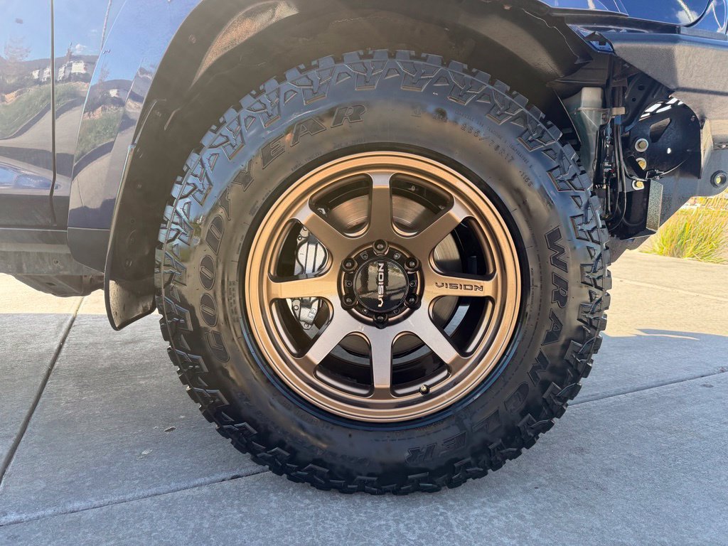 Used 2017 Toyota 4Runner SR5 AWD/4WD image 30
