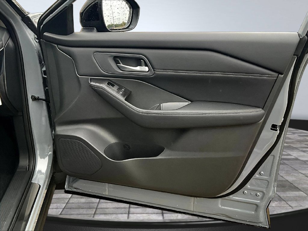 New 2026 Nissan Rogue Dark Armor AWD/4WD image 32