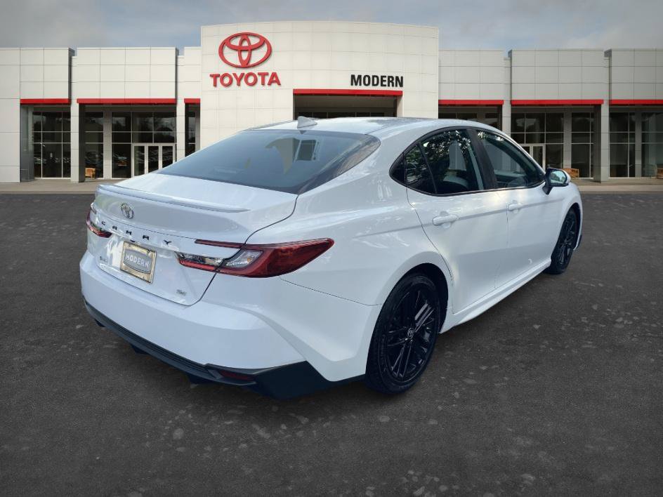 Used 2025 Toyota Camry SE FWD image 5