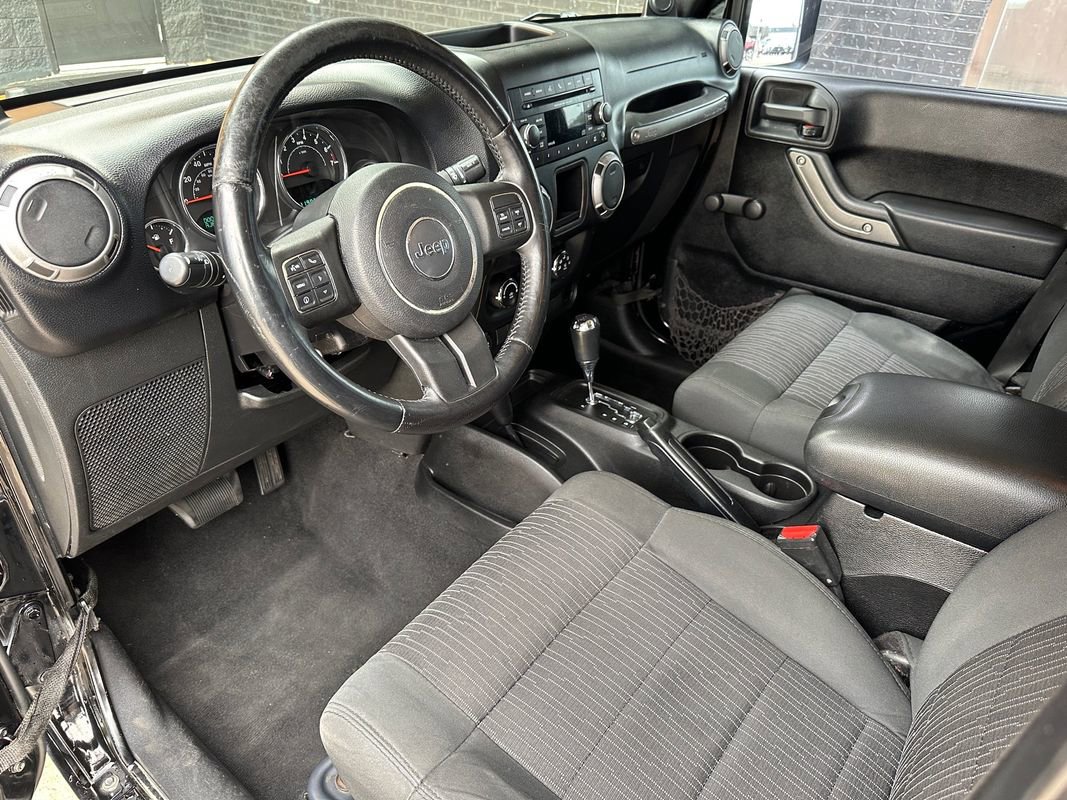 Used 2012 Jeep Wrangler Unlimited Sport w/ Connectivity Group image 2