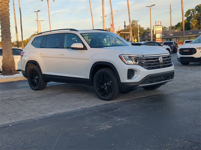New 2026 Volkswagen Atlas SE image 2