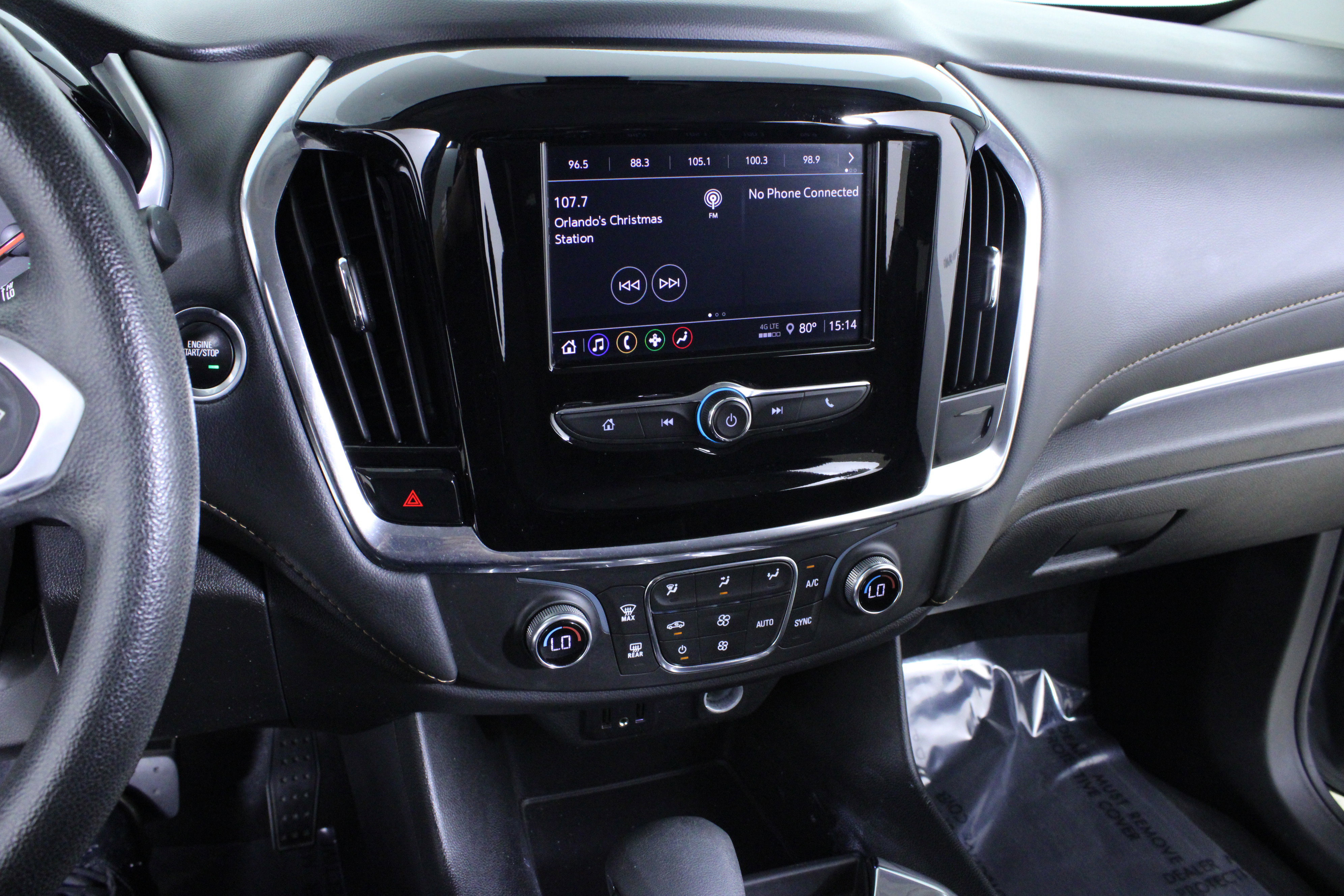 Used 2021 Chevrolet Traverse LS image 25