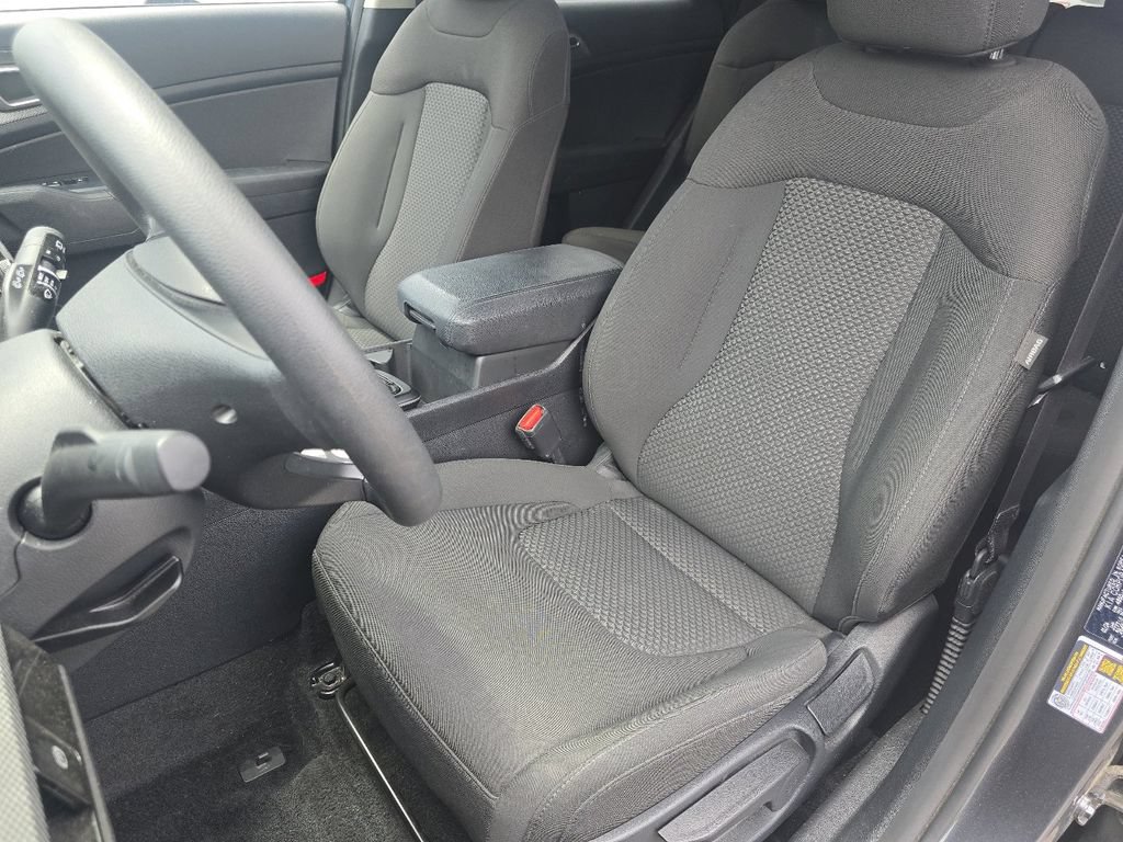 Used 2024 Kia Sportage LX AWD/4WD image 21