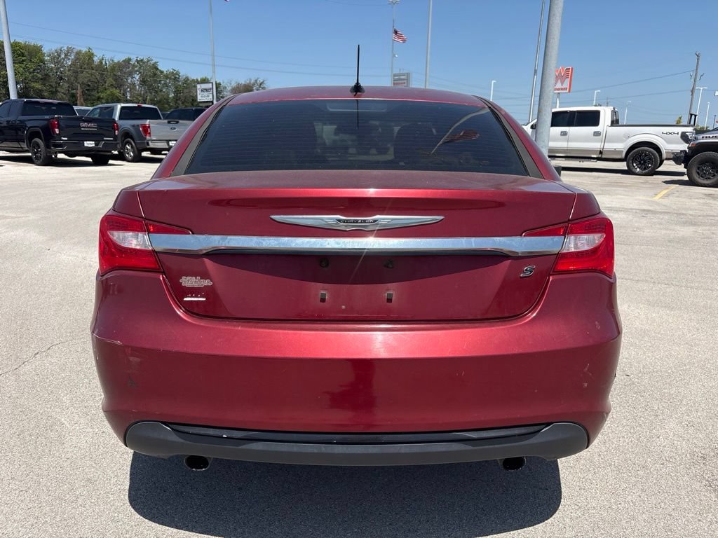 Used 2011 Chrysler 200 S FWD image 5