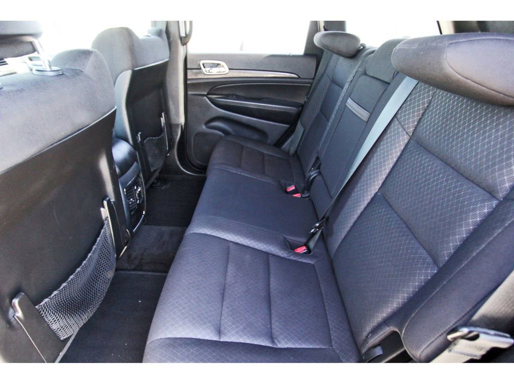 Used 2018 Jeep Grand Cherokee Laredo image 7