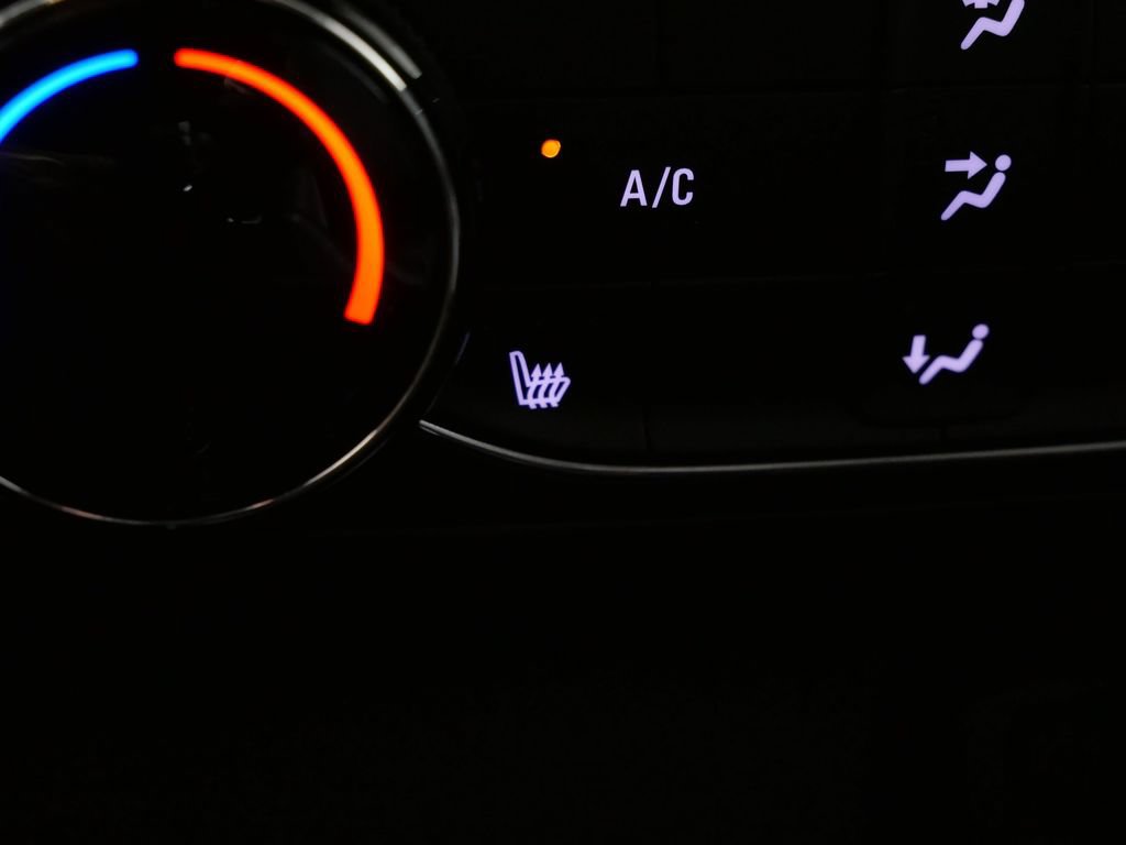 Used 2024 Buick Encore GX Preferred AWD/4WD image 28