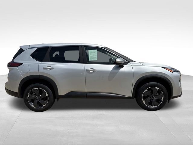 Used 2025 Nissan Rogue SV AWD/4WD image 9