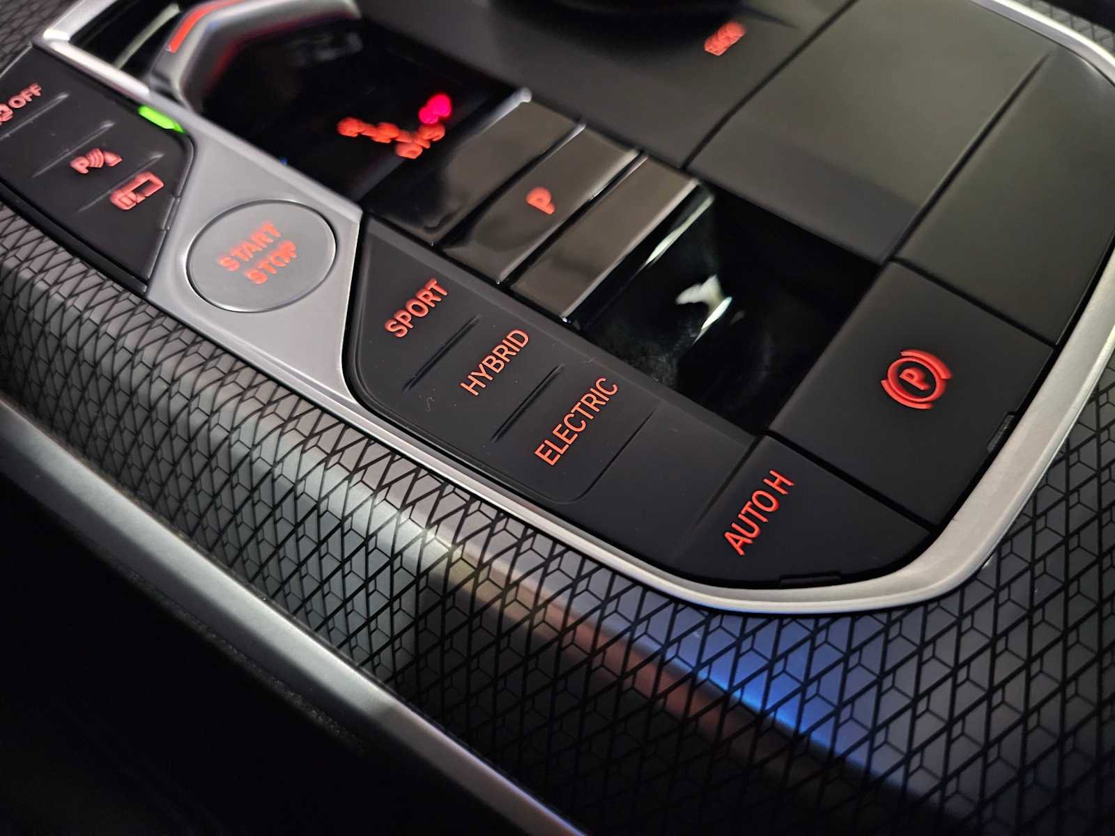 Used 2023 BMW 330e xDrive w/ M Sport Package image 25