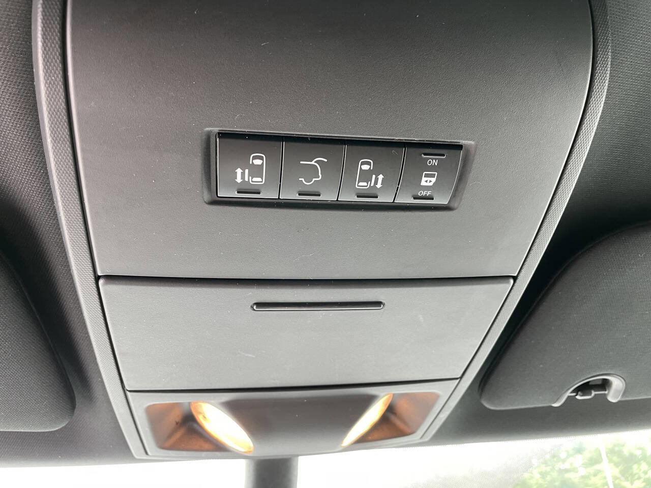 Used 2019 Dodge Grand Caravan SXT image 23