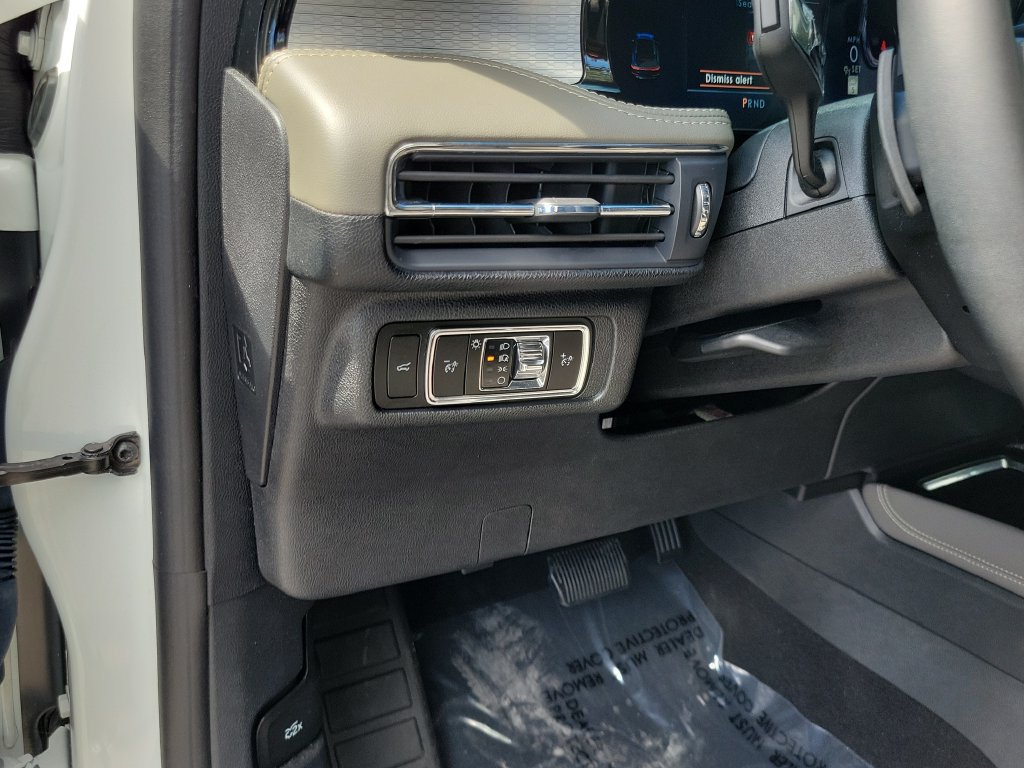 Certified 2023 Lincoln Corsair FWD image 17