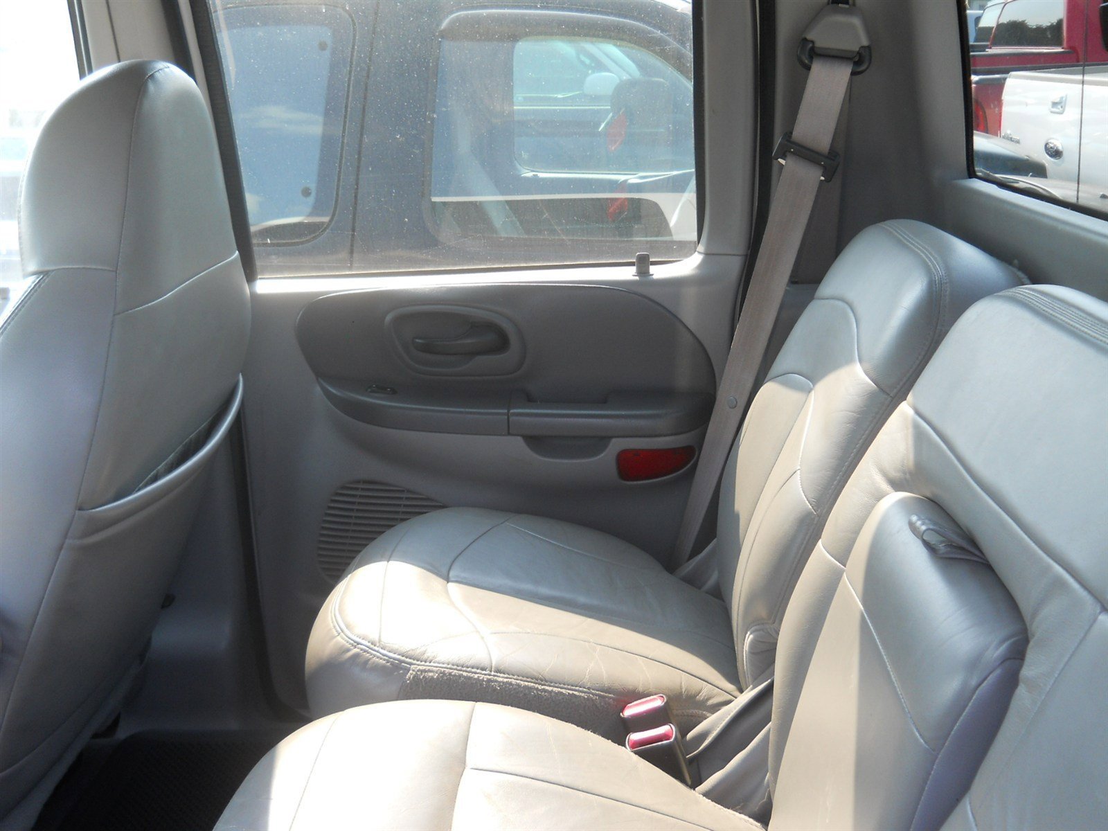 Used 2001 Ford F150 Lariat AWD/4WD image 9