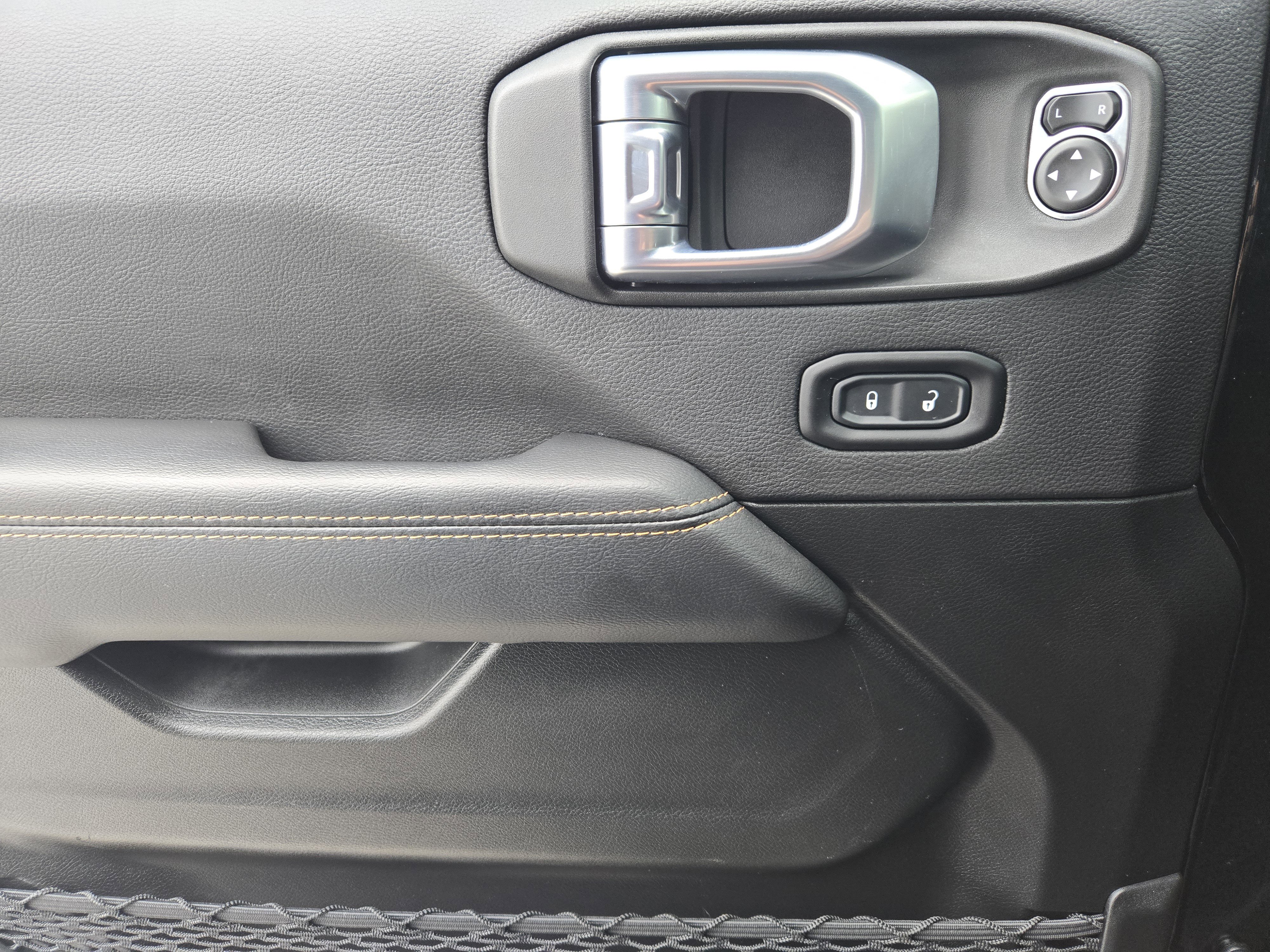 Used 2021 Jeep Wrangler Unlimited Sahara image 26