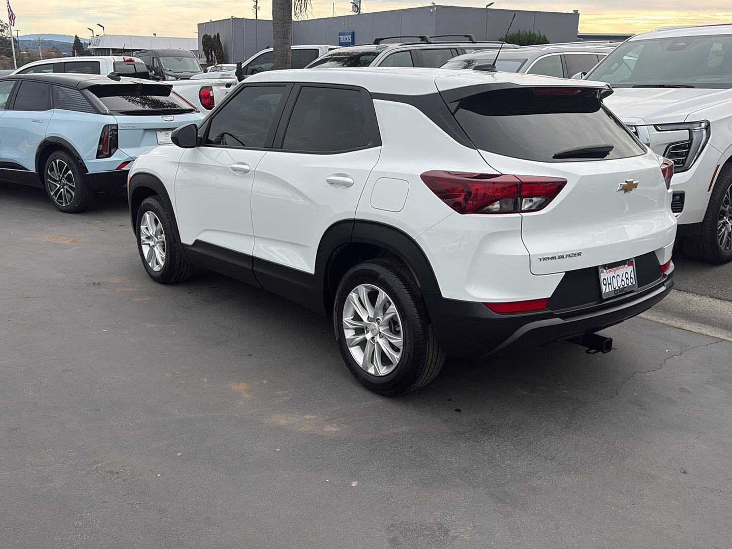 Used 2023 Chevrolet TrailBlazer LS image 25