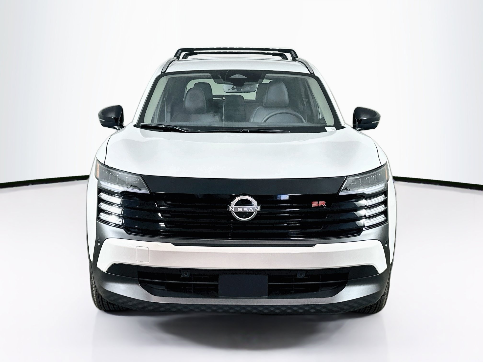 Used 2026 Nissan Kicks SR w/ Illumination Package FWD image 2