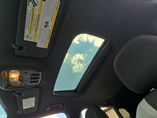New 2026 Chevrolet Trax RS w/ Sunroof Package FWD image 29