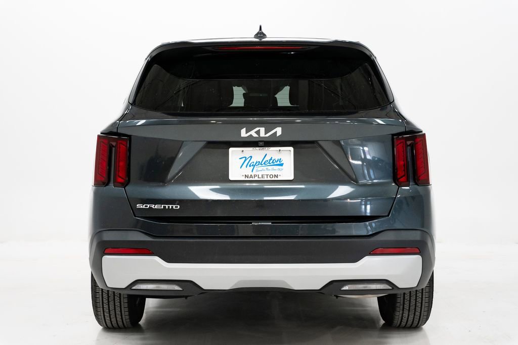 Certified 2025 Kia Sorento LX FWD image 30