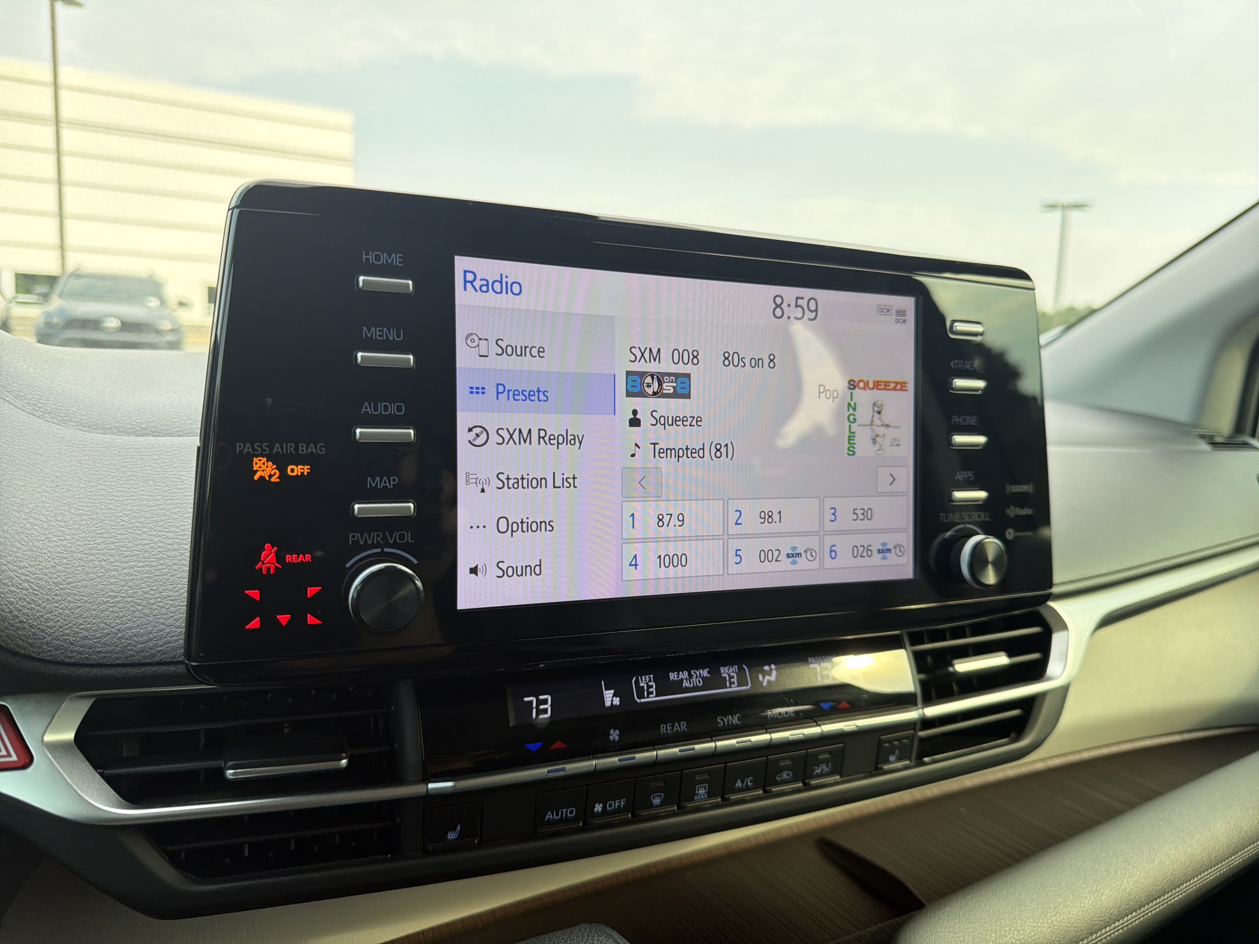 Used 2022 Toyota Sienna XLE FWD image 6